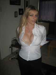 single woman in Lakewood seeking casual date